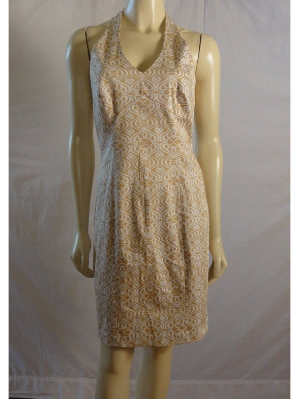 Jones New York Signature beautiful halter tan and white dress size 4
